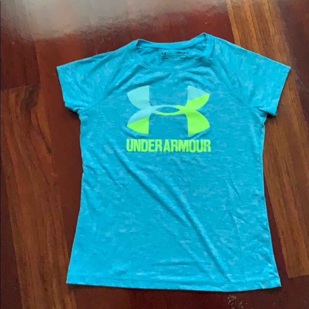 Girls under armor tee